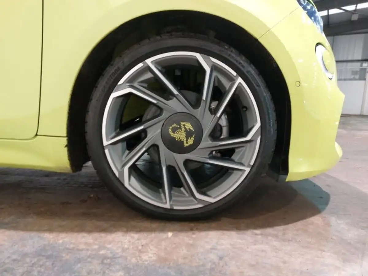 2023-abarth-500-e-500e-turismo-big-8