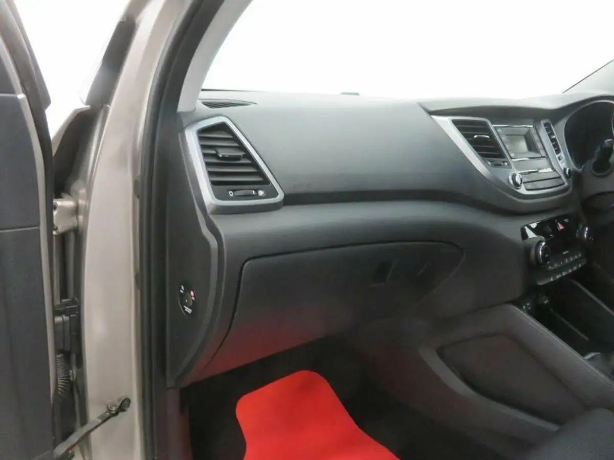 2016-hyundai-tucson-17crdi-blue-drive-se-116ps-big-19
