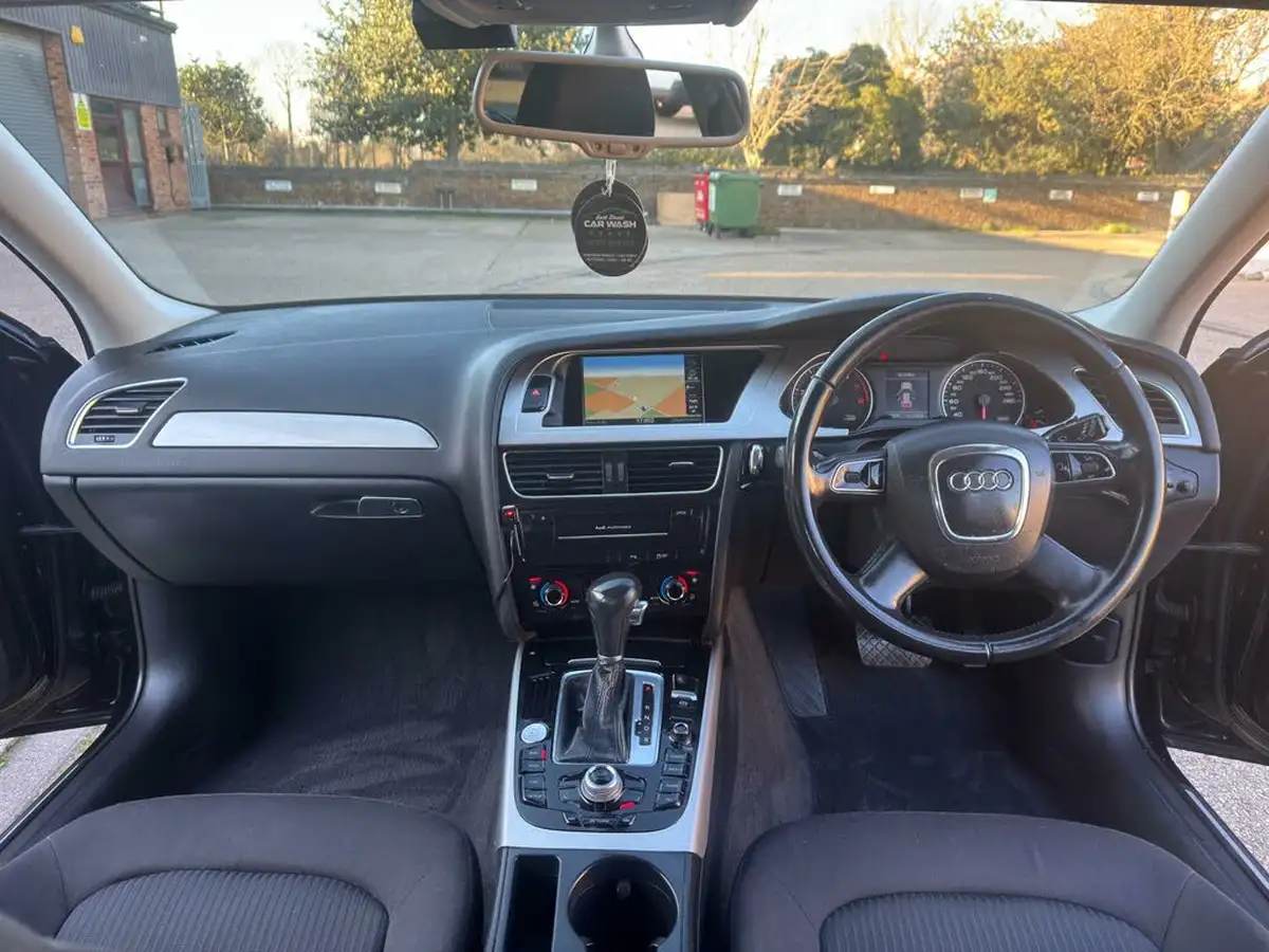 2011-audi-a4-avant-big-7
