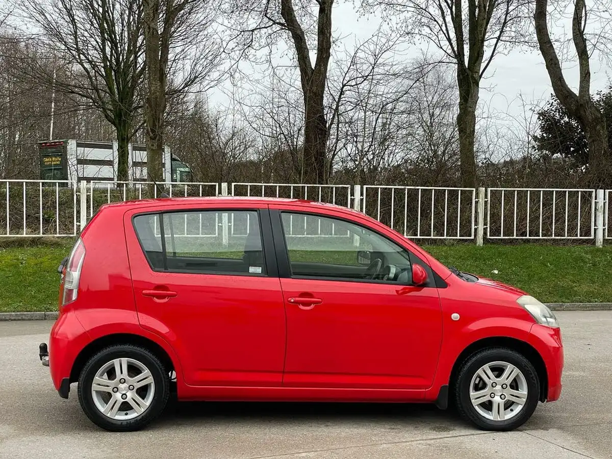 2008-daihatsu-sirion-13-se-big-7