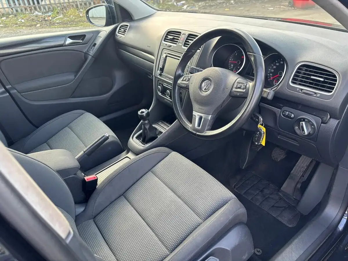 2012-volkswagen-golf-16td-match-5d-big-5