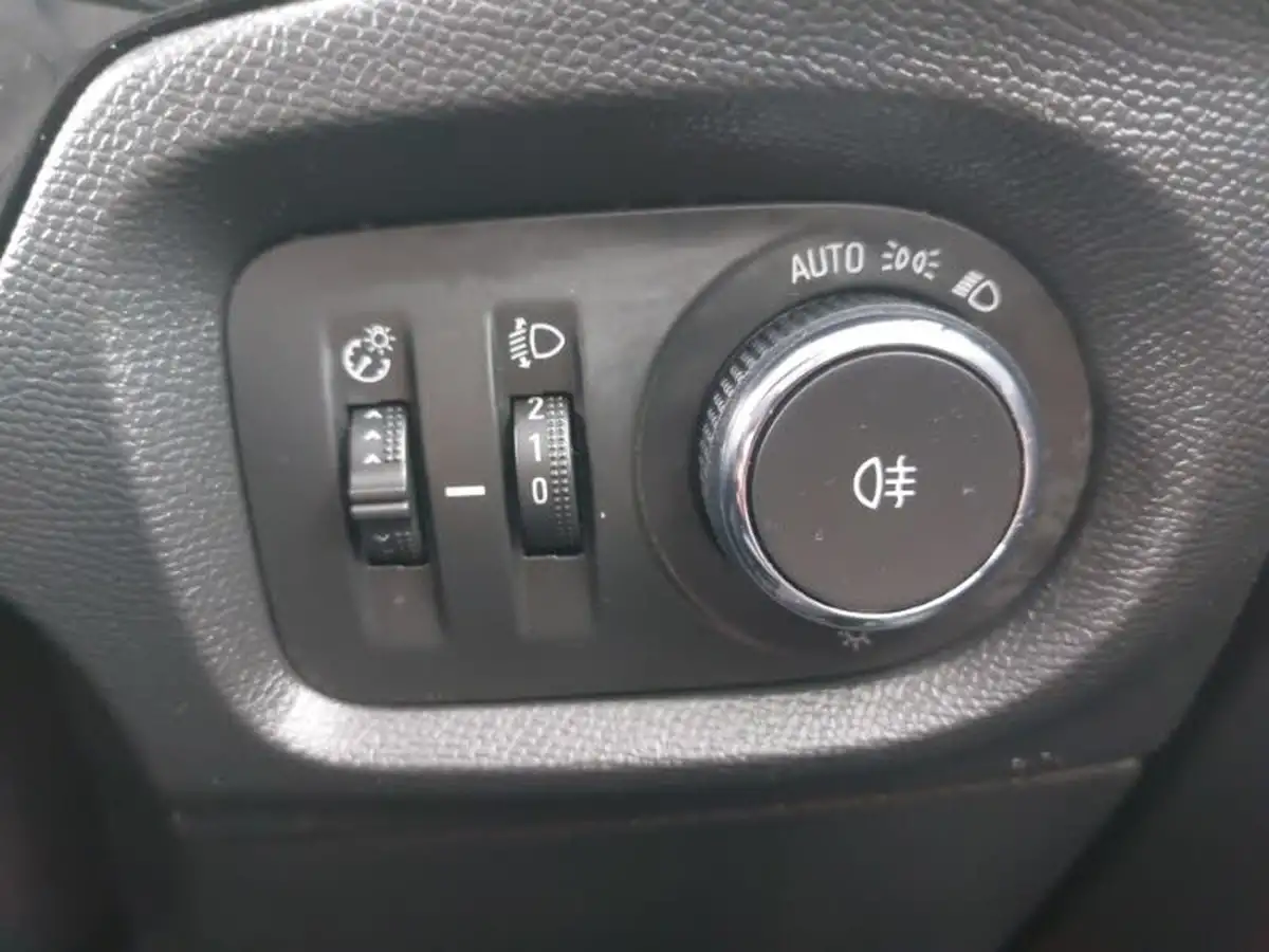 2021-vauxhall-corsa-12i-se-edition-big-18