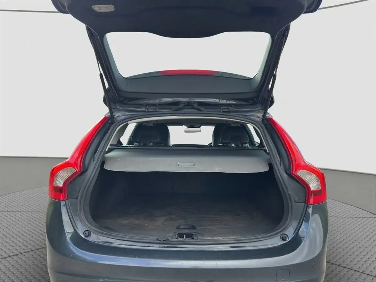 2011-volvo-v60-24td-d5-es-215bhp-geartronic-big-15