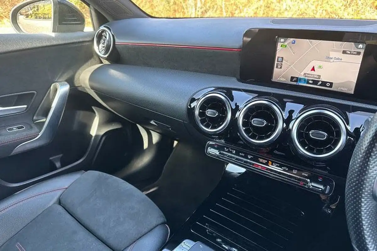 2018-mercedes-benz-a-class-15d-a180d-amg-line-116ps-ss-hatchback-5d-7g-dct-big-21