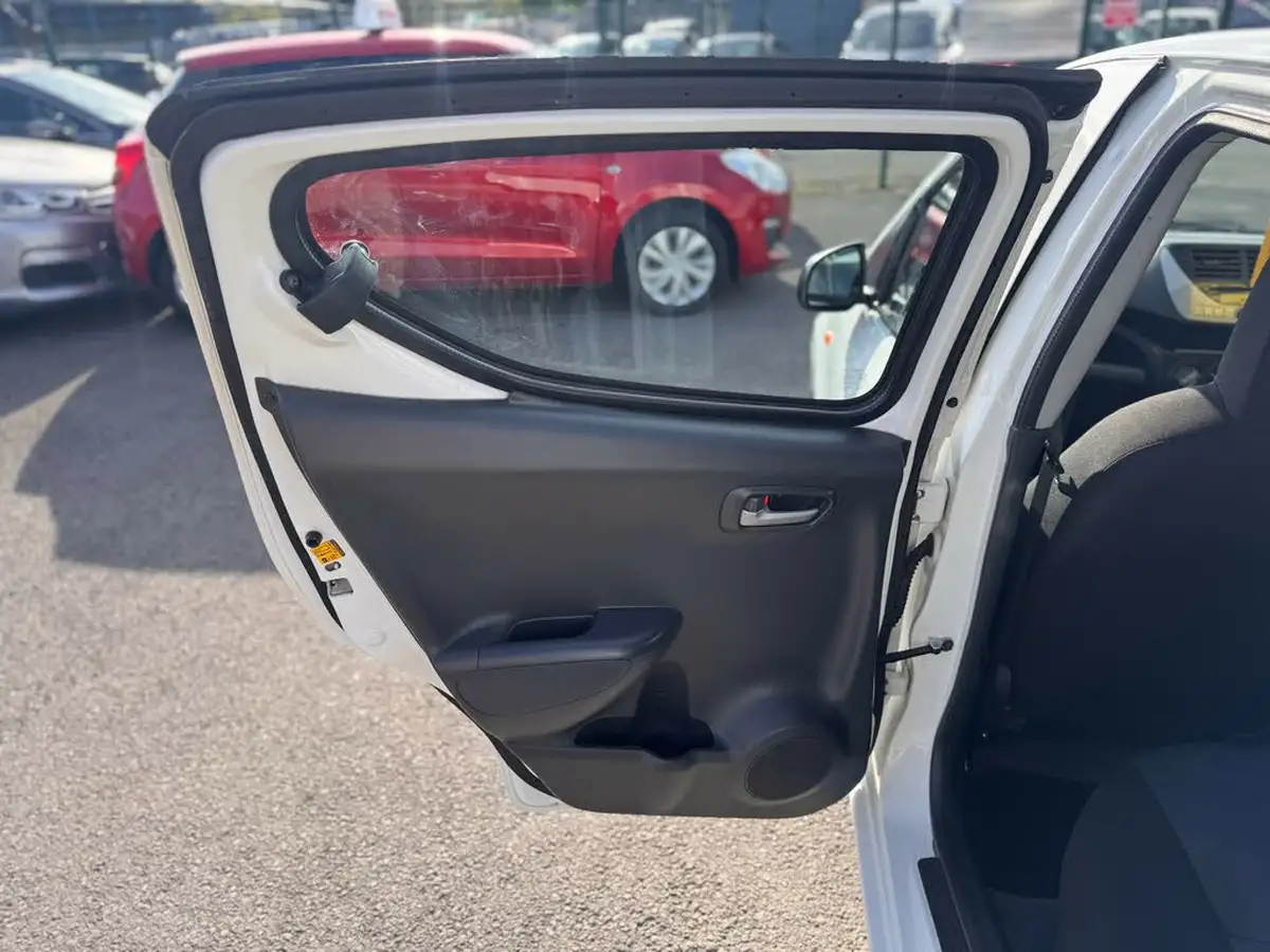 2014-suzuki-alto-10-sz-big-32