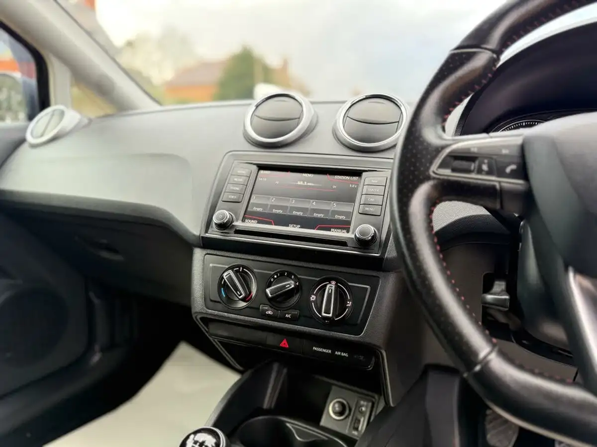 2016-seat-ibiza-12-tsi-fr-technology-110ps-sportcoupe-3d-big-22