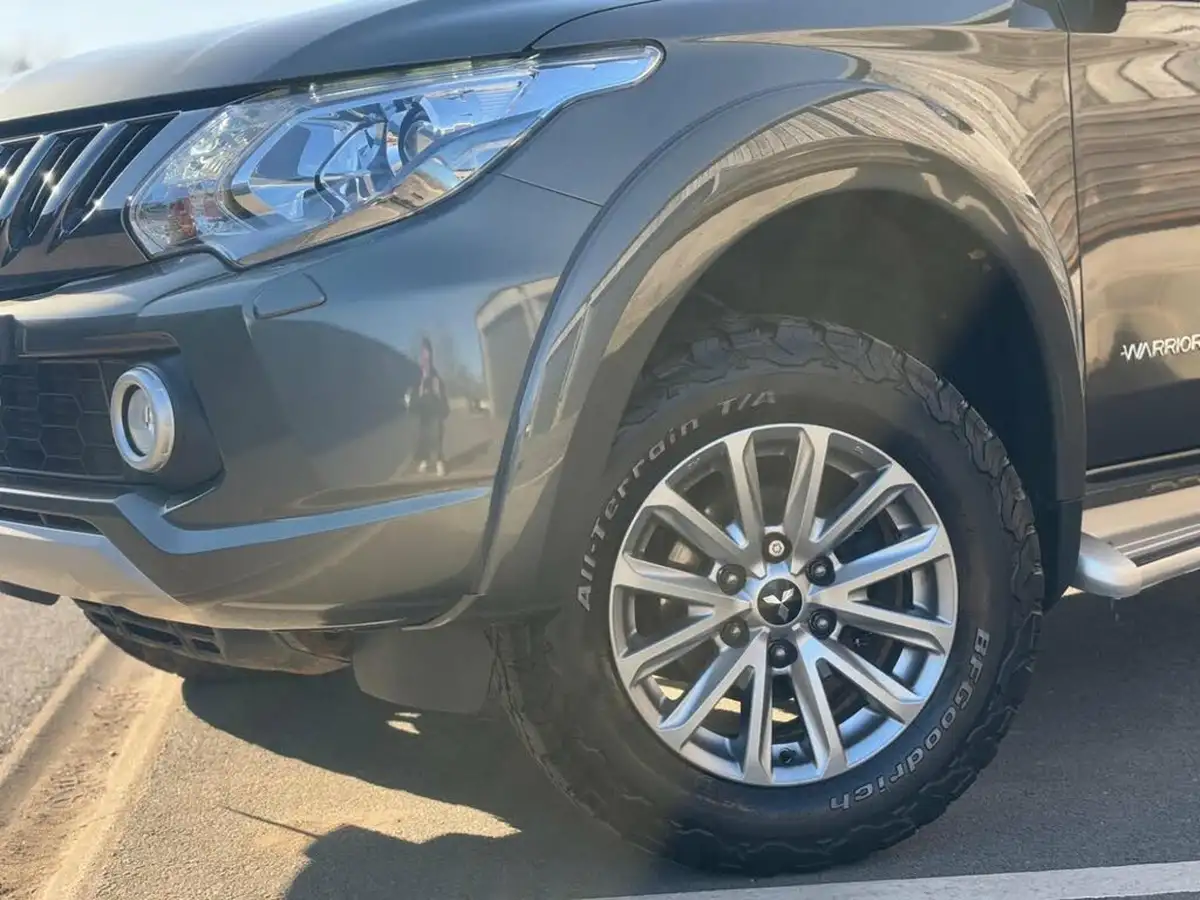 2018-mitsubishi-l200-24di-d-warrior-eu6-big-15