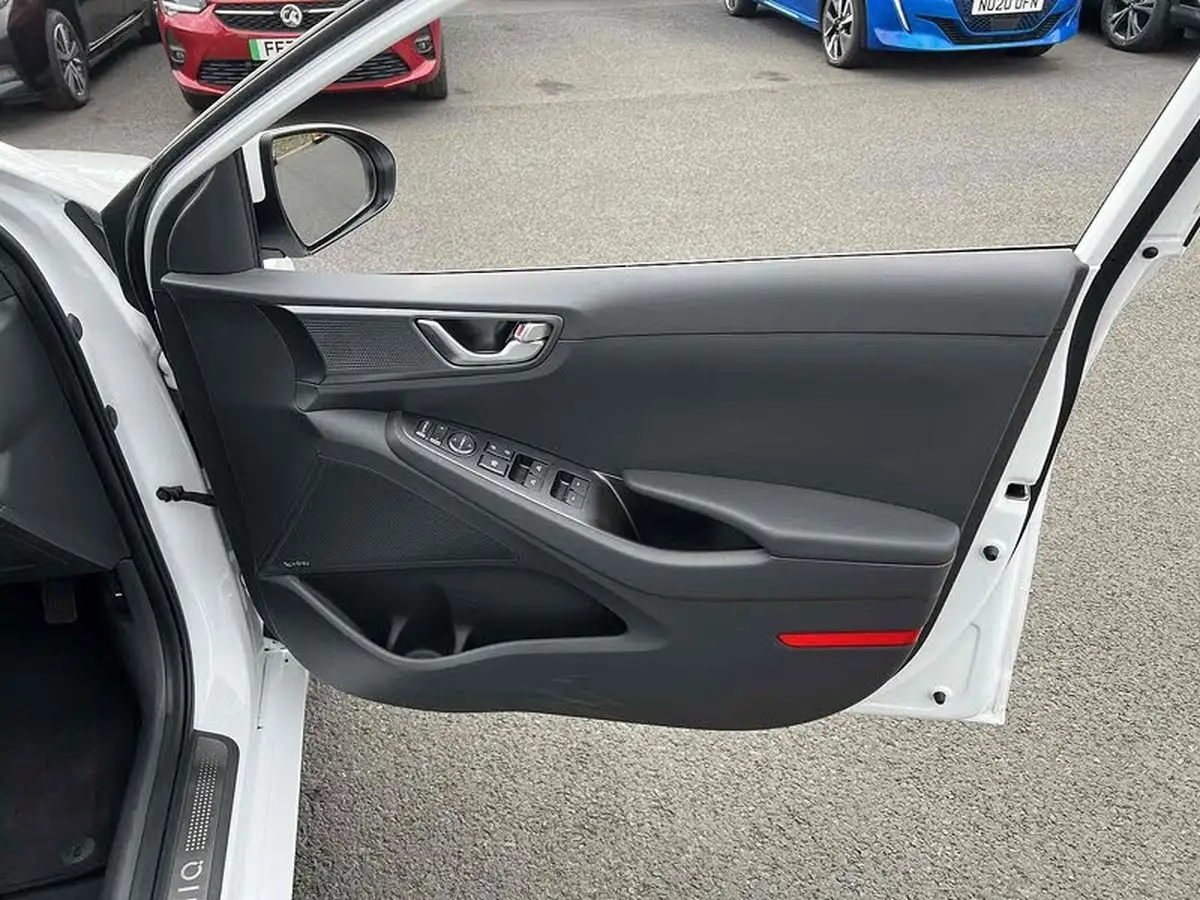 2020-hyundai-kona-e-premium-136ps-39kwh-big-25