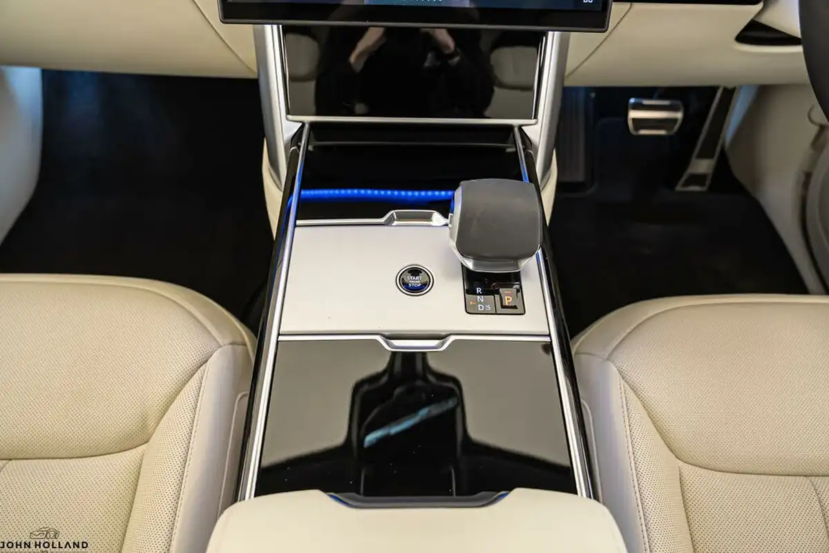 2024-land-rover-range-rover-30-p460e-hse-big-20