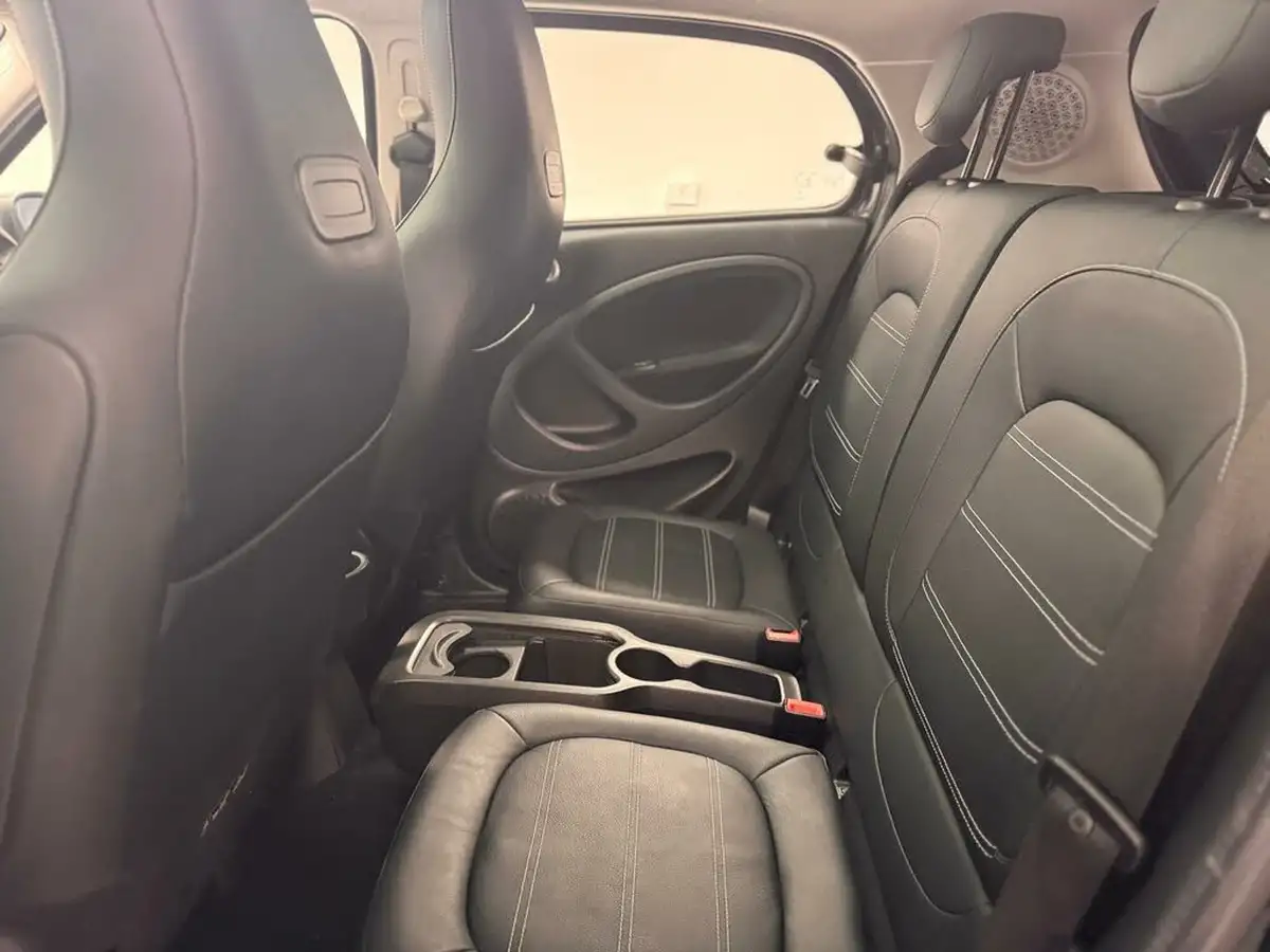 2020-smart-forfour-eq-prime-exclusive-big-25