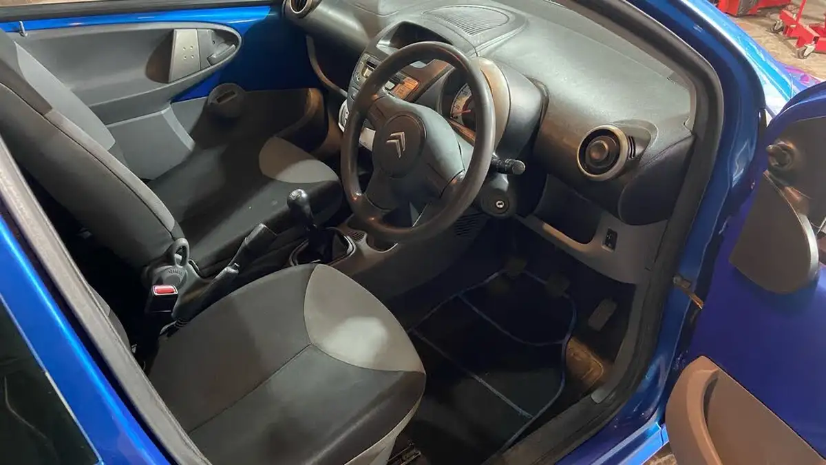 2012-citroen-c1-10-vtr-5d-big-9