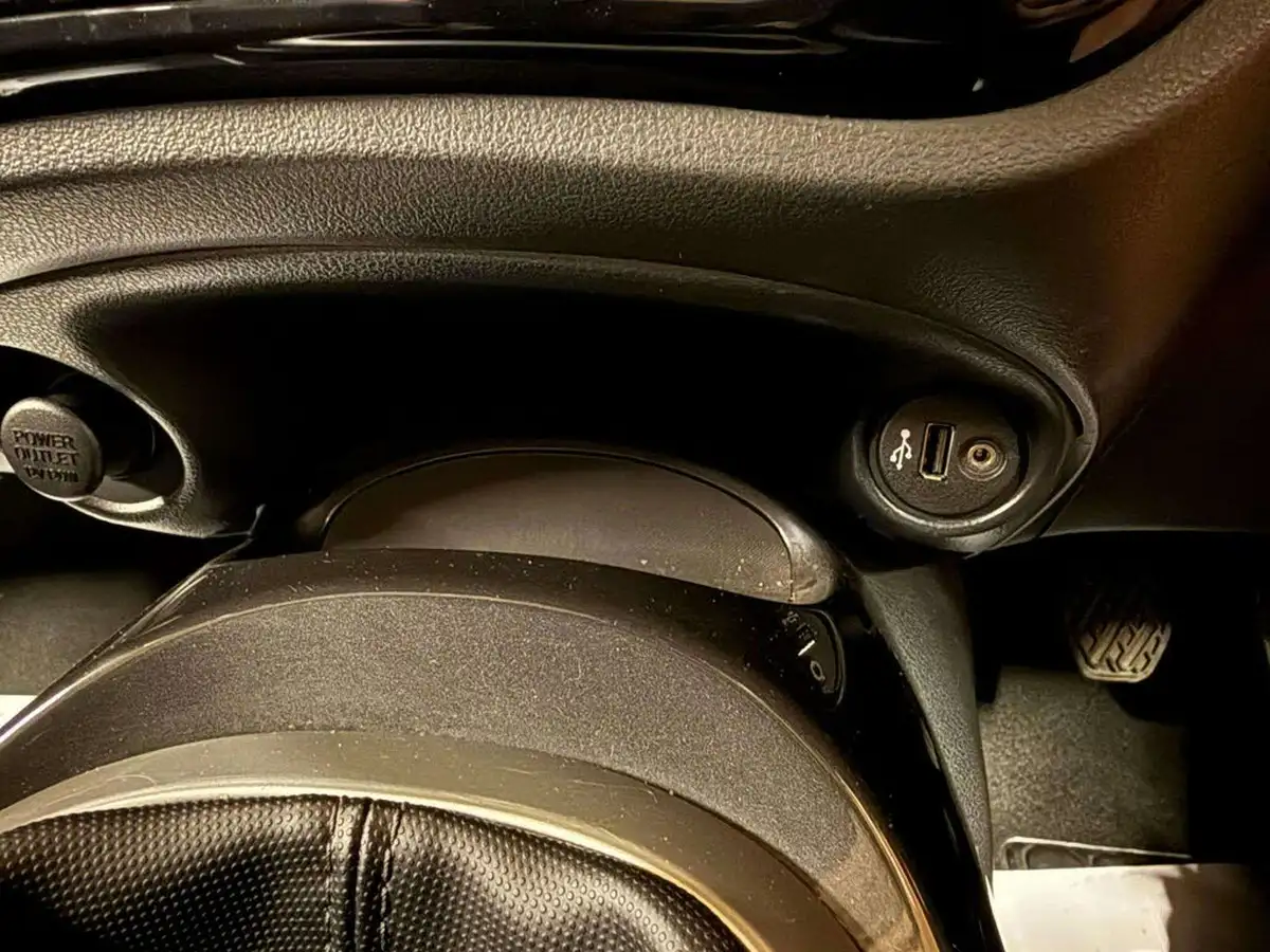 2016-nissan-juke-12-tekna-ssxenons-big-26