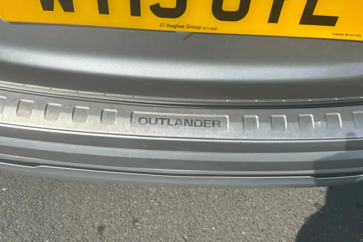 2019-mitsubishi-outlander-24-4h-phev-big-33