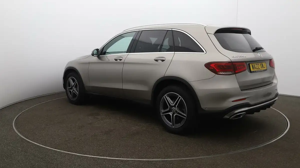 2022-mercedes-benz-glc-class-20d-glc220d-amg-line-195ps-station-wagon-5d-1950cc-4matic-plus-big-56