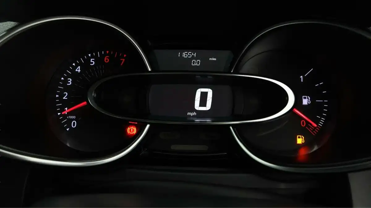 2019-renault-clio-09-tce-play-90ps-big-9