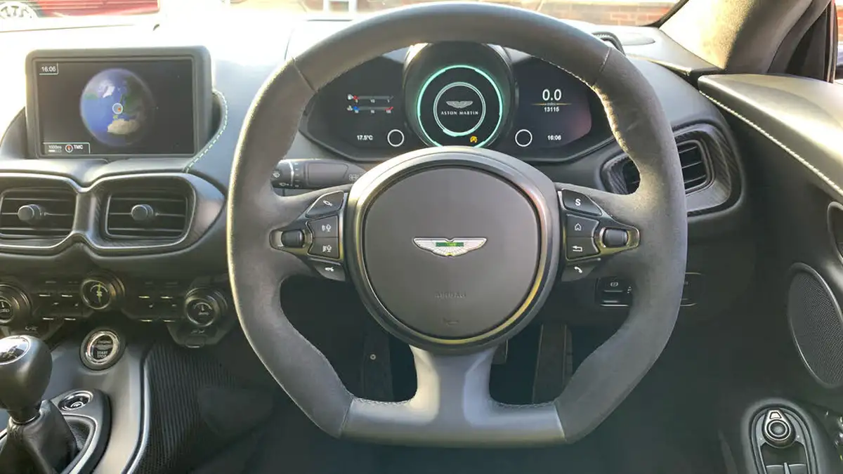 2020-aston-martin-vantage-40-v8-vantage-amr-hero-big-9
