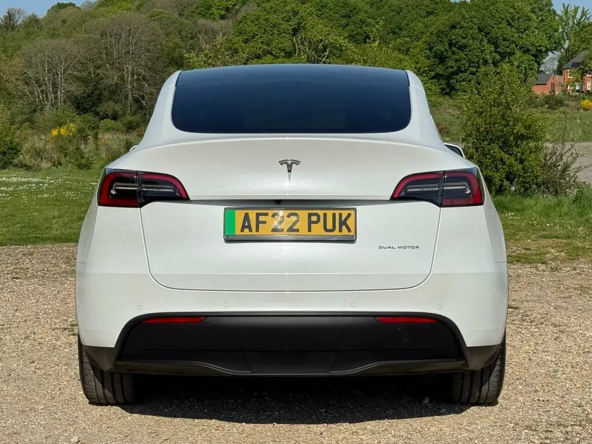2022-tesla-model-y-e-long-range-big-5