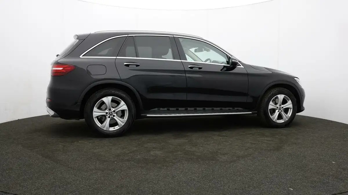 2017-mercedes-benz-glc-class-21d-glc220d-sport-premiumss-station-wagon-5d-big-28