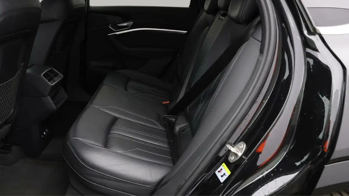 2021-audi-e-tron-50e-s-line-sportback-big-15