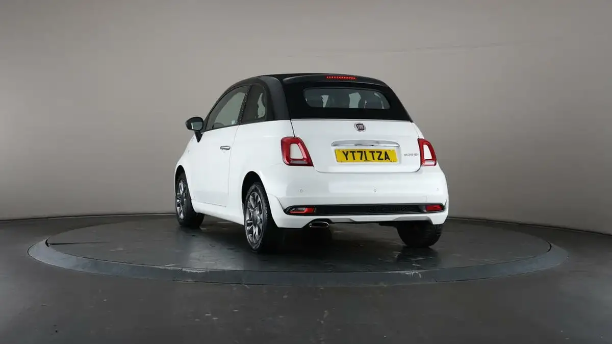 2021-fiat-500c-10-hey-google-big-47