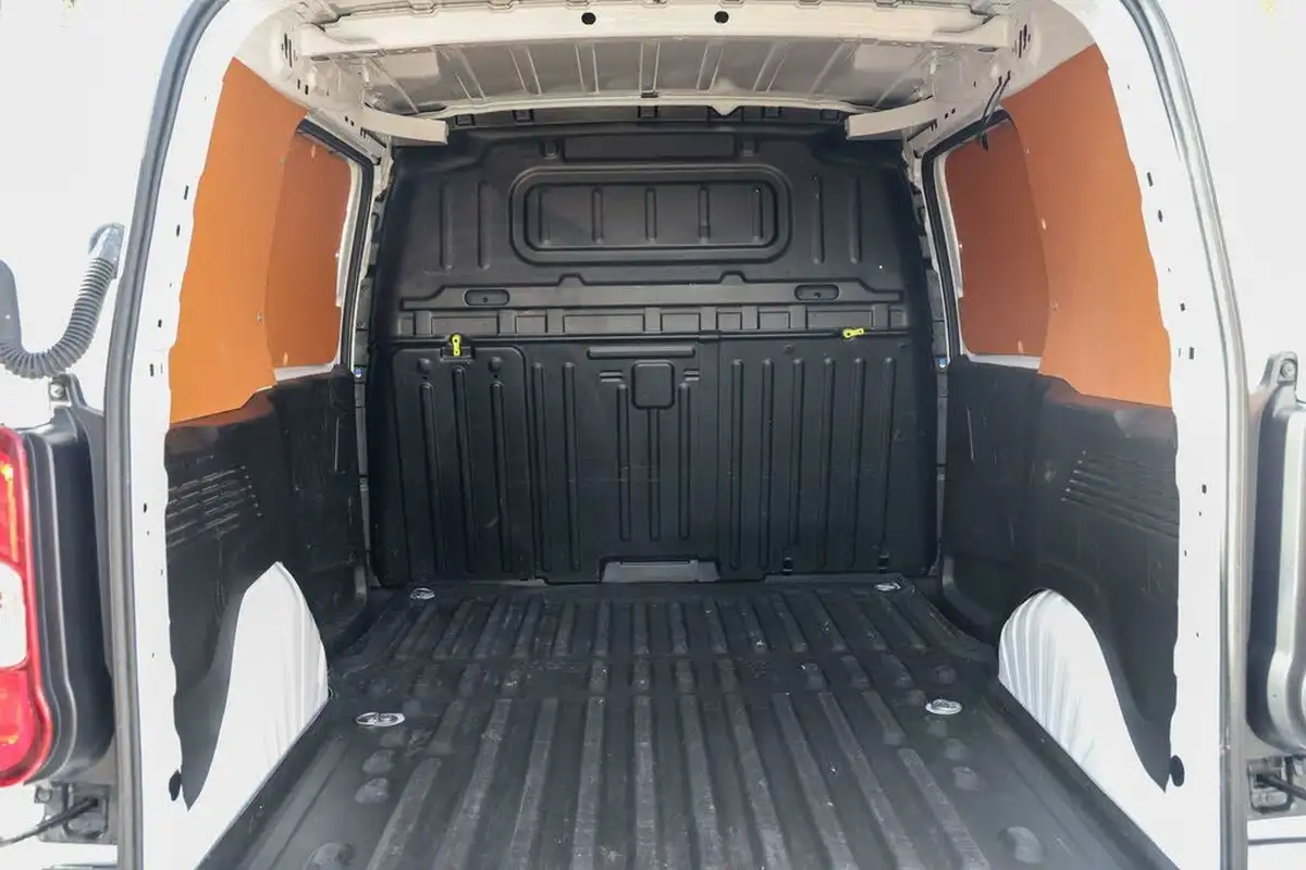 2023-toyota-proace-city-15d-design-100hpeu6d-big-13