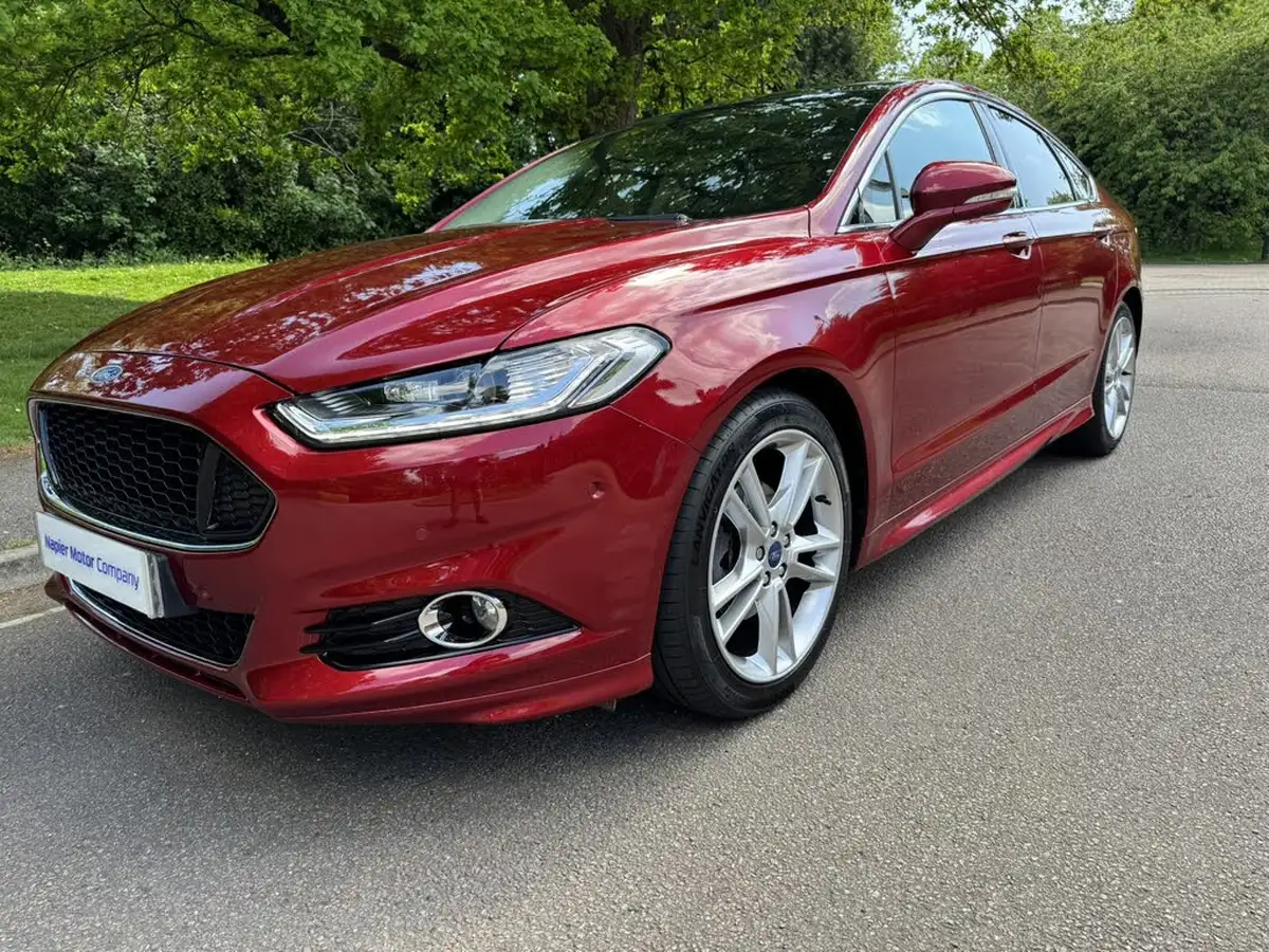 2015-ford-mondeo-20tdci-titanium-180ps-ss-hatchback-big-2