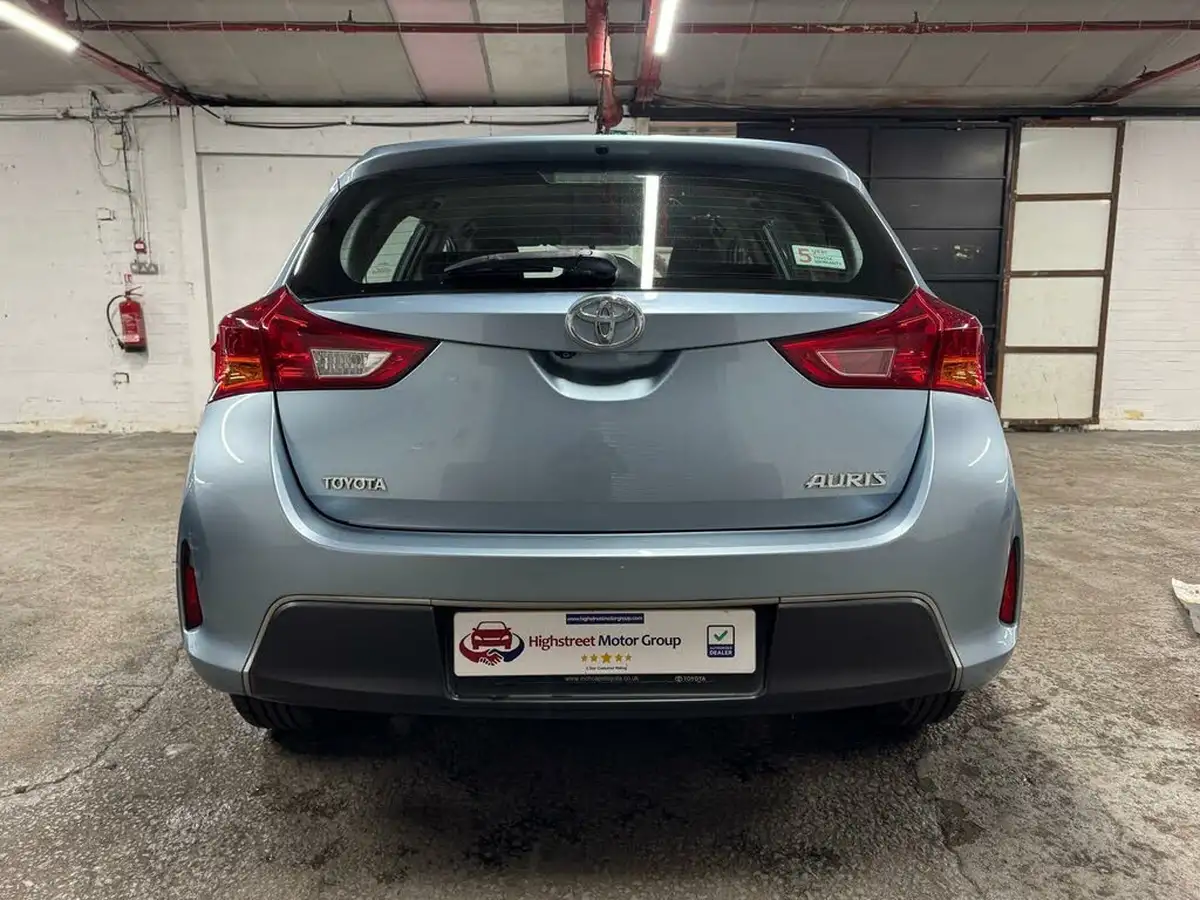 2013-toyota-auris-133-vvt-i-icon-hatchback-big-26