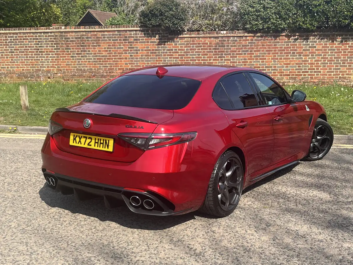 2022-alfa-romeo-giulia-29-biturbo-quadrifoglio-big-1