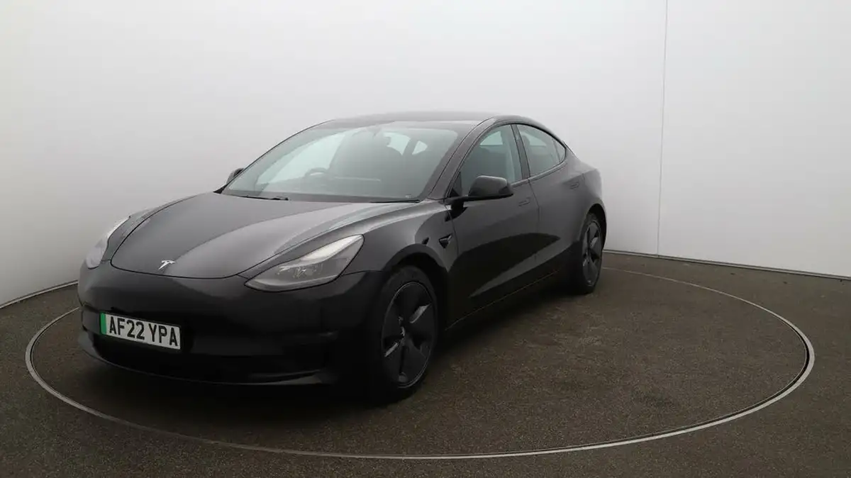 2022-tesla-model-3-e-long-range-big-28