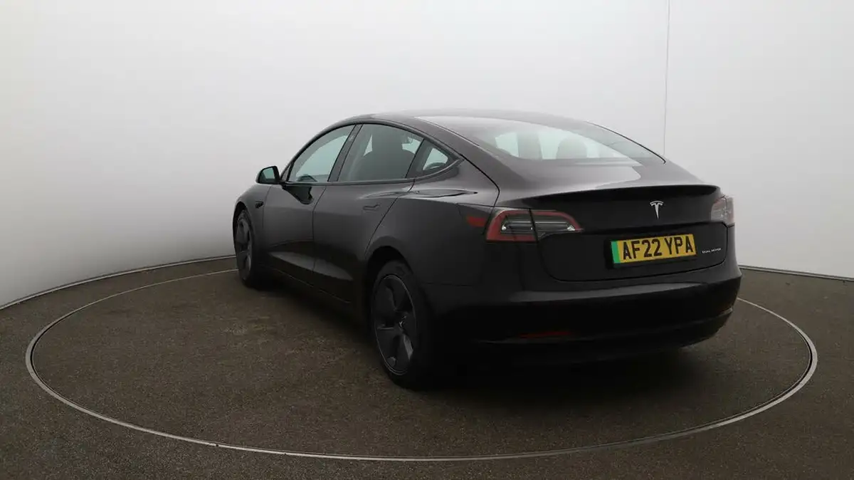 2022-tesla-model-3-e-long-range-big-52