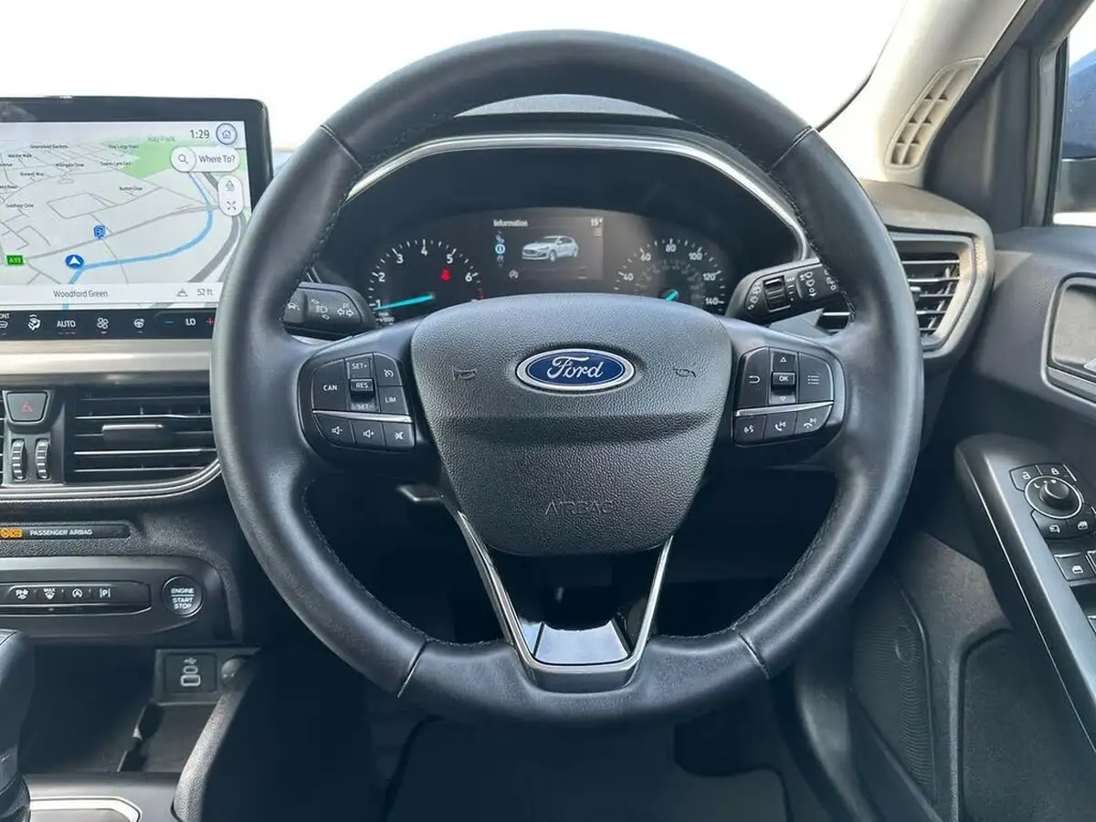 2022-ford-focus-10t-titanium-125ps-hybrid-mhev-hatchback-powershift-big-16