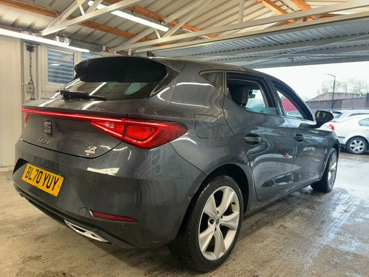 2020-seat-leon-14-e-hybrid-fr-hatchback-big-12