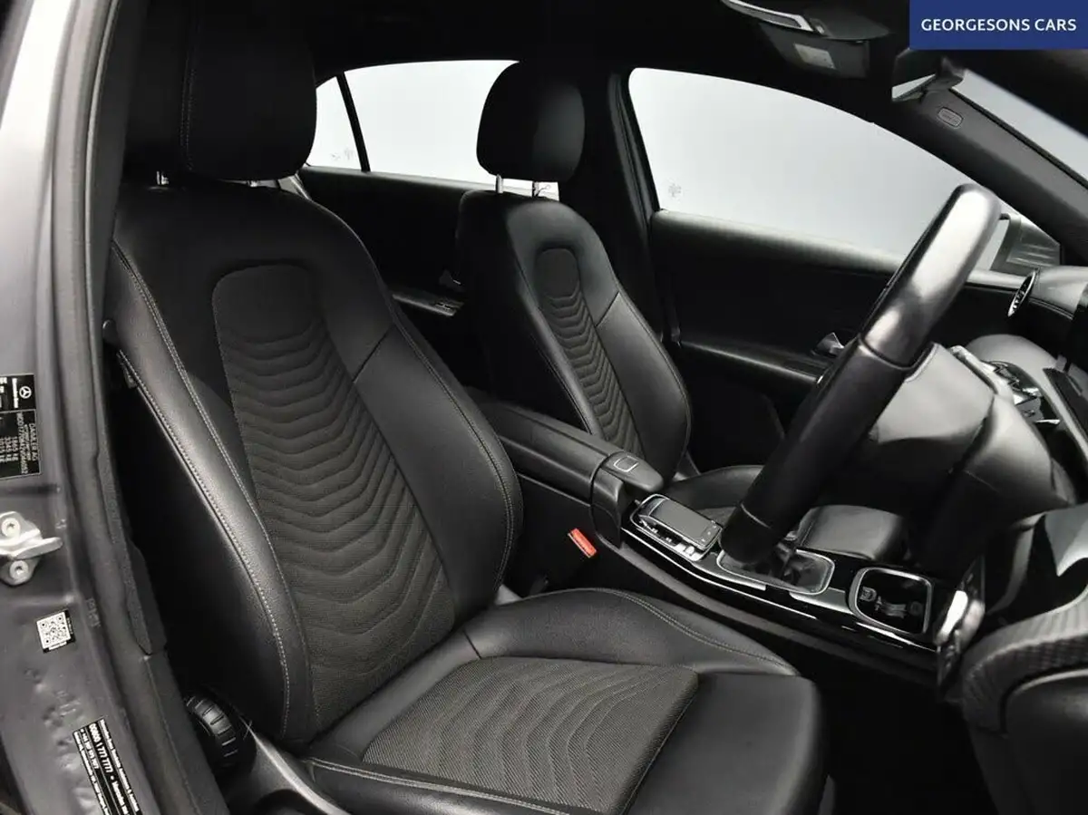 2019-mercedes-benz-a-class-13-a180-se-big-18
