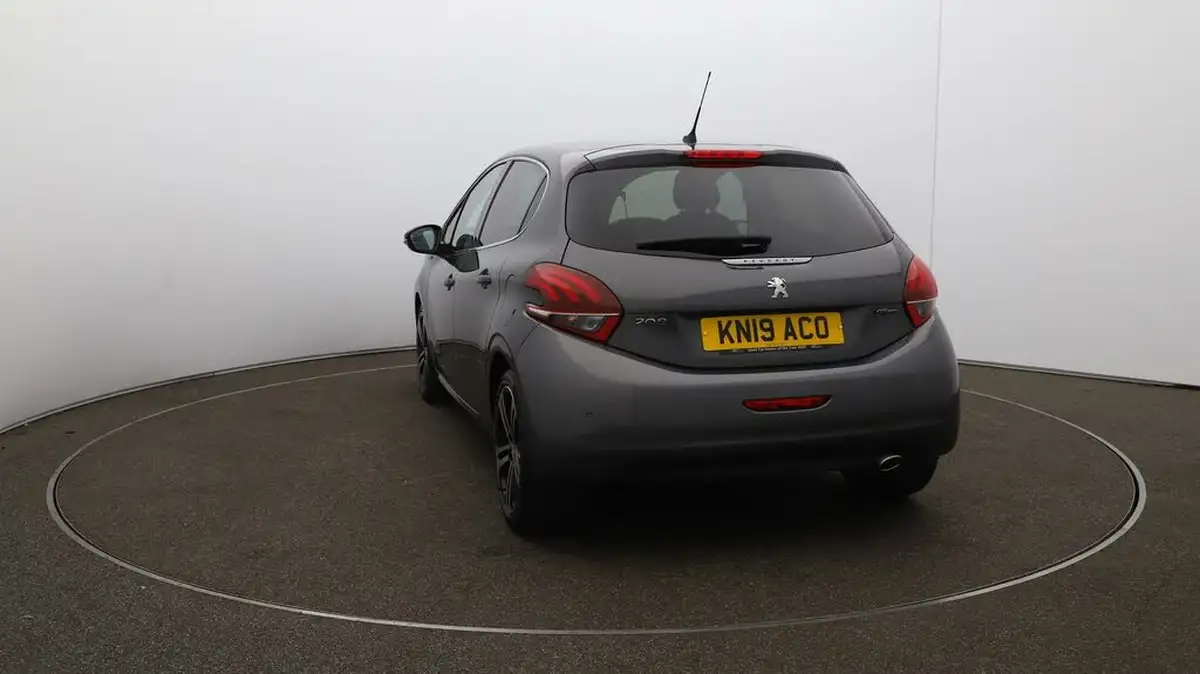 2019-peugeot-208-12-puretech-gt-line-110bhp-big-52