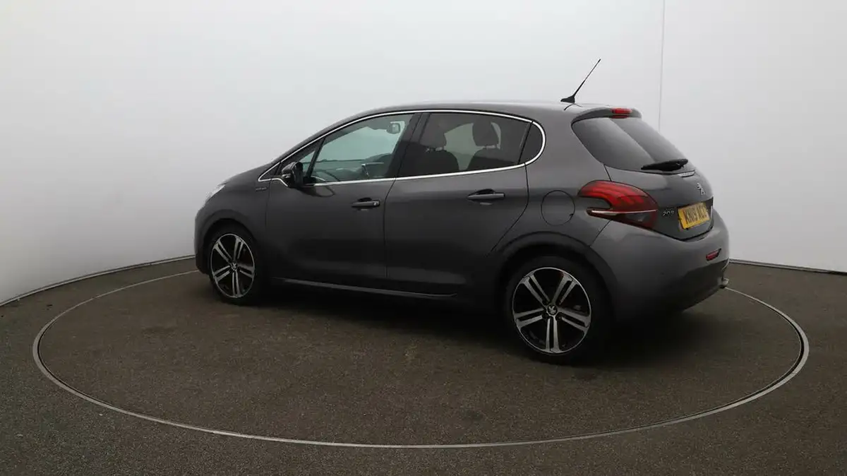 2019-peugeot-208-12-puretech-gt-line-110bhp-big-28