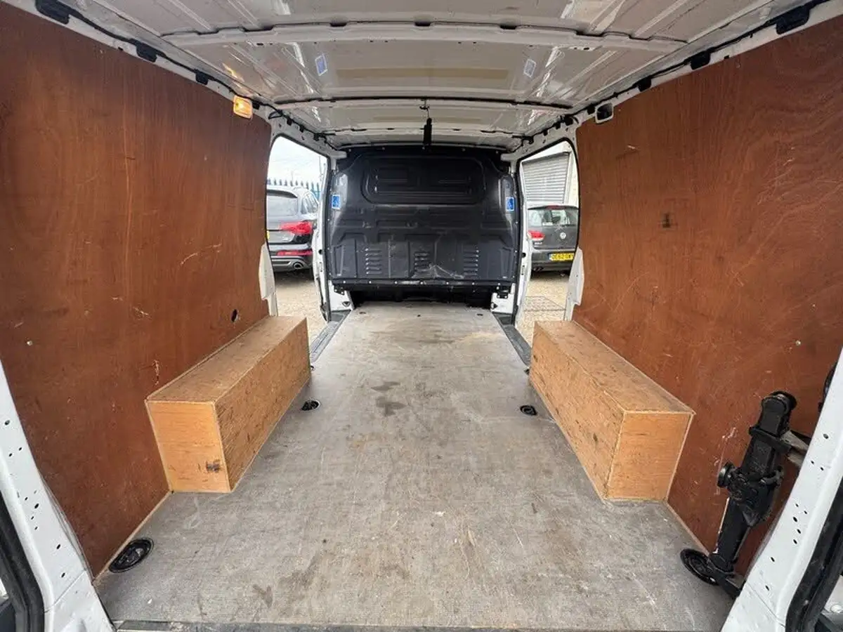 2021-mercedes-benz-vito-20cdi-114-progressive-l2-134bhpeu6dt-panel-1749cc-9g-tronic-big-57