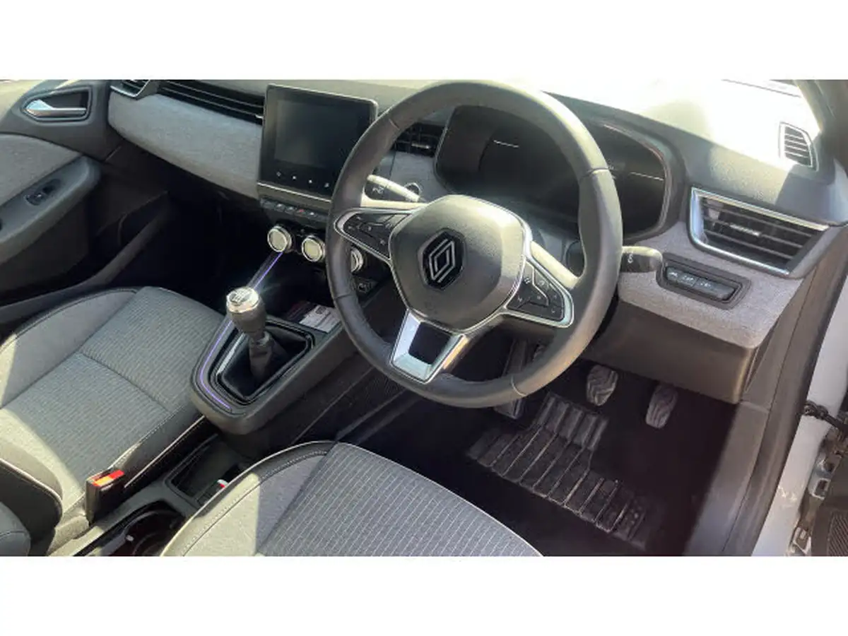 2024-renault-clio-10-tce-techno-big-10