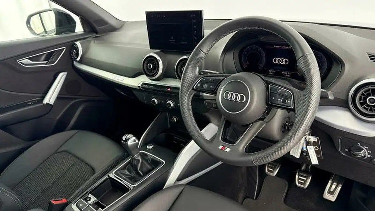 2024-audi-q2-10-30-tfsi-s-line-116ps-big-5