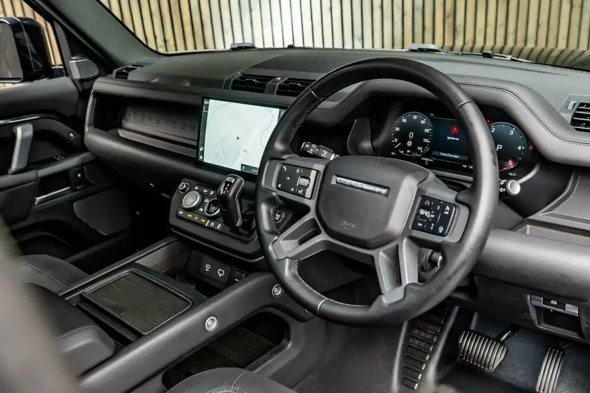 2022-land-rover-110-defender-30-d250-x-dynamic-hse-big-22