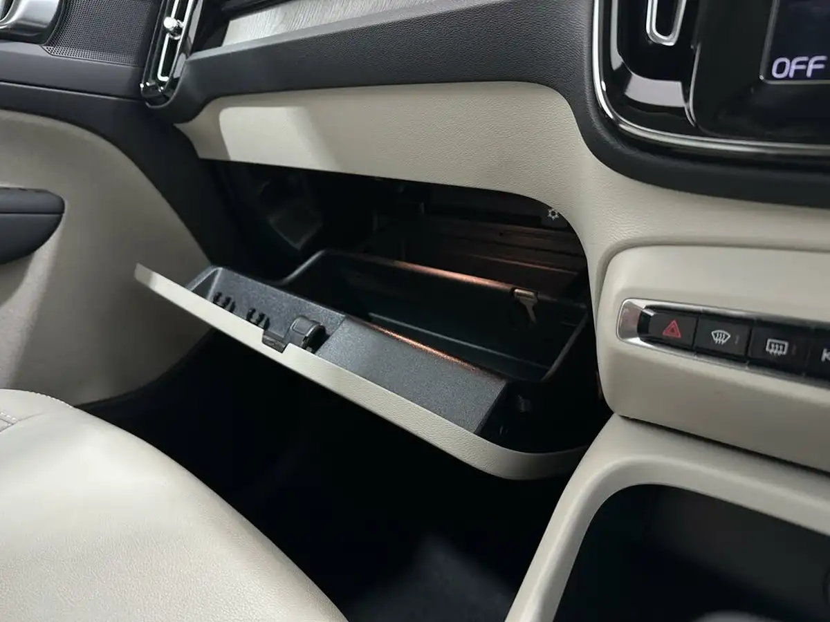 2019-volvo-xc40-20td-d3-inscription-big-21