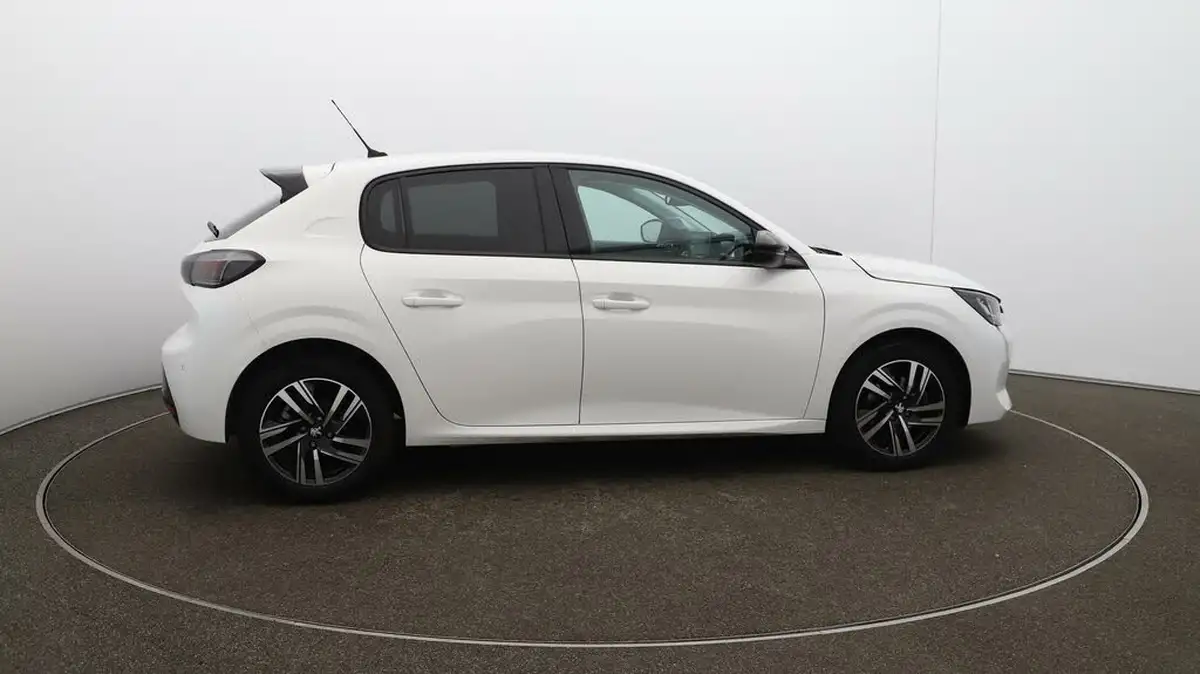 2023-peugeot-208-12-puretech-allure-premium-100ps-eat8-big-41
