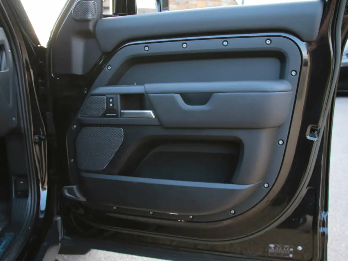 2023-land-rover-110-defender-30-d300-hard-top-x-dynamic-hse-110-big-55