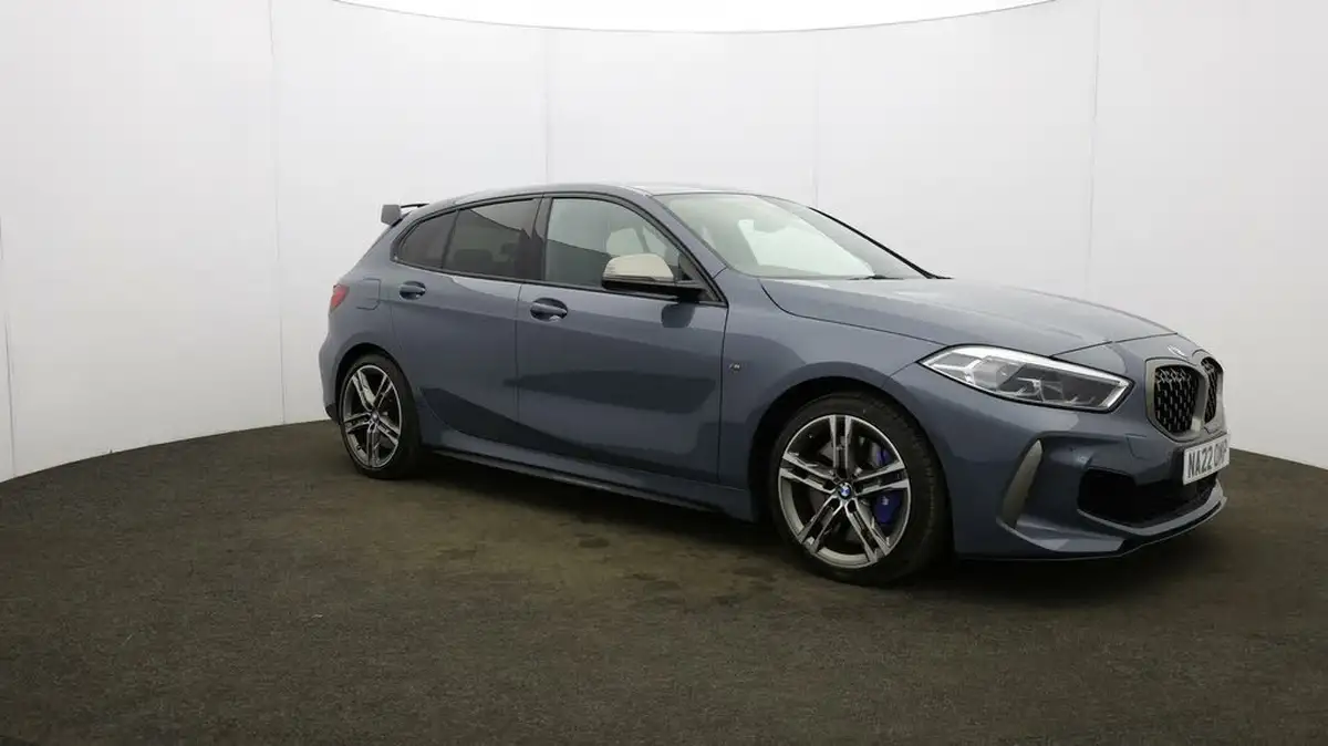 2022-bmw-1-series-20-m135i-xdrive-big-39