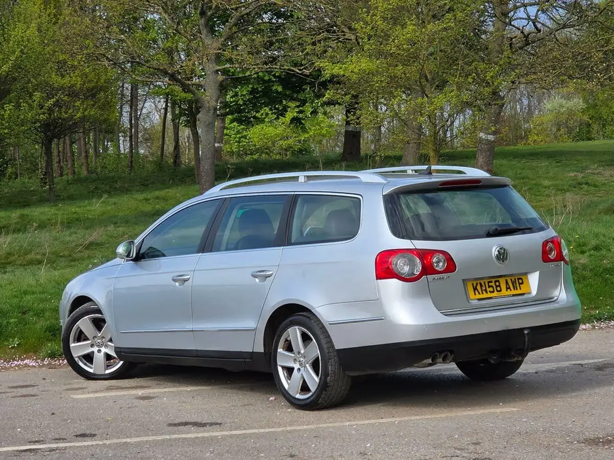2008-volkswagen-passat-20td-sel-cr-estate-5d-big-4