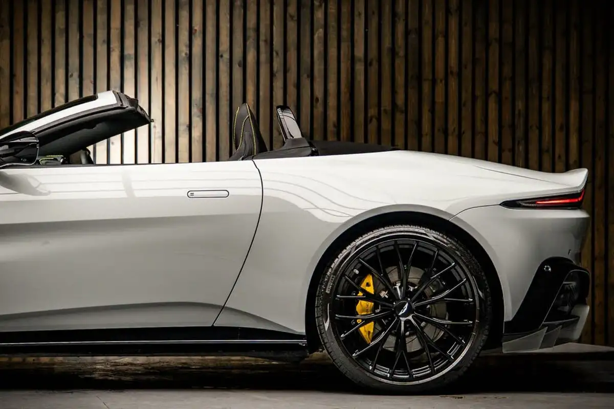 2023-aston-martin-vantage-40-v8-vantage-roadster-auto-big-17