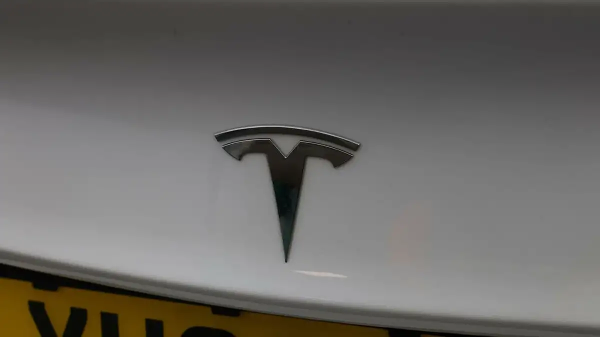 2020-tesla-model-3-e-standard-plus-big-19