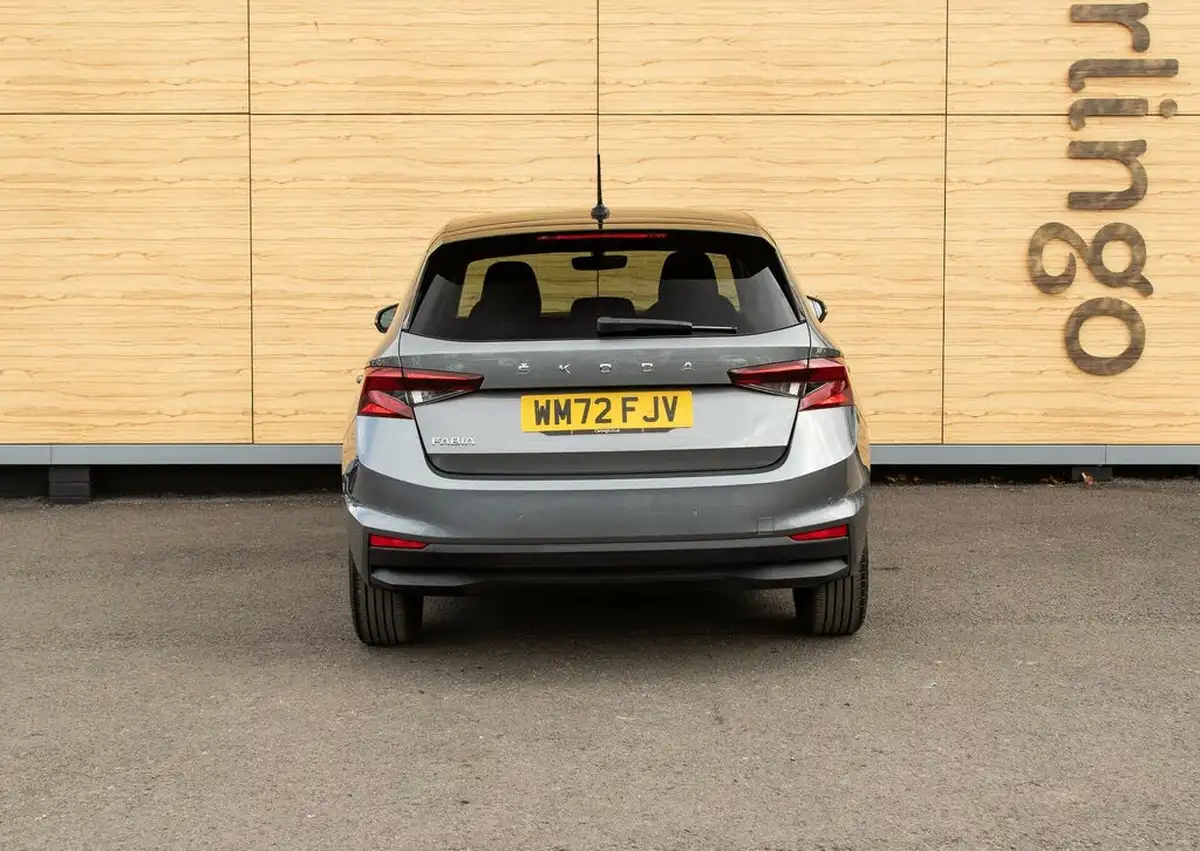 2022-skoda-fabia-10-tsi-colour-edition-110ps-big-6