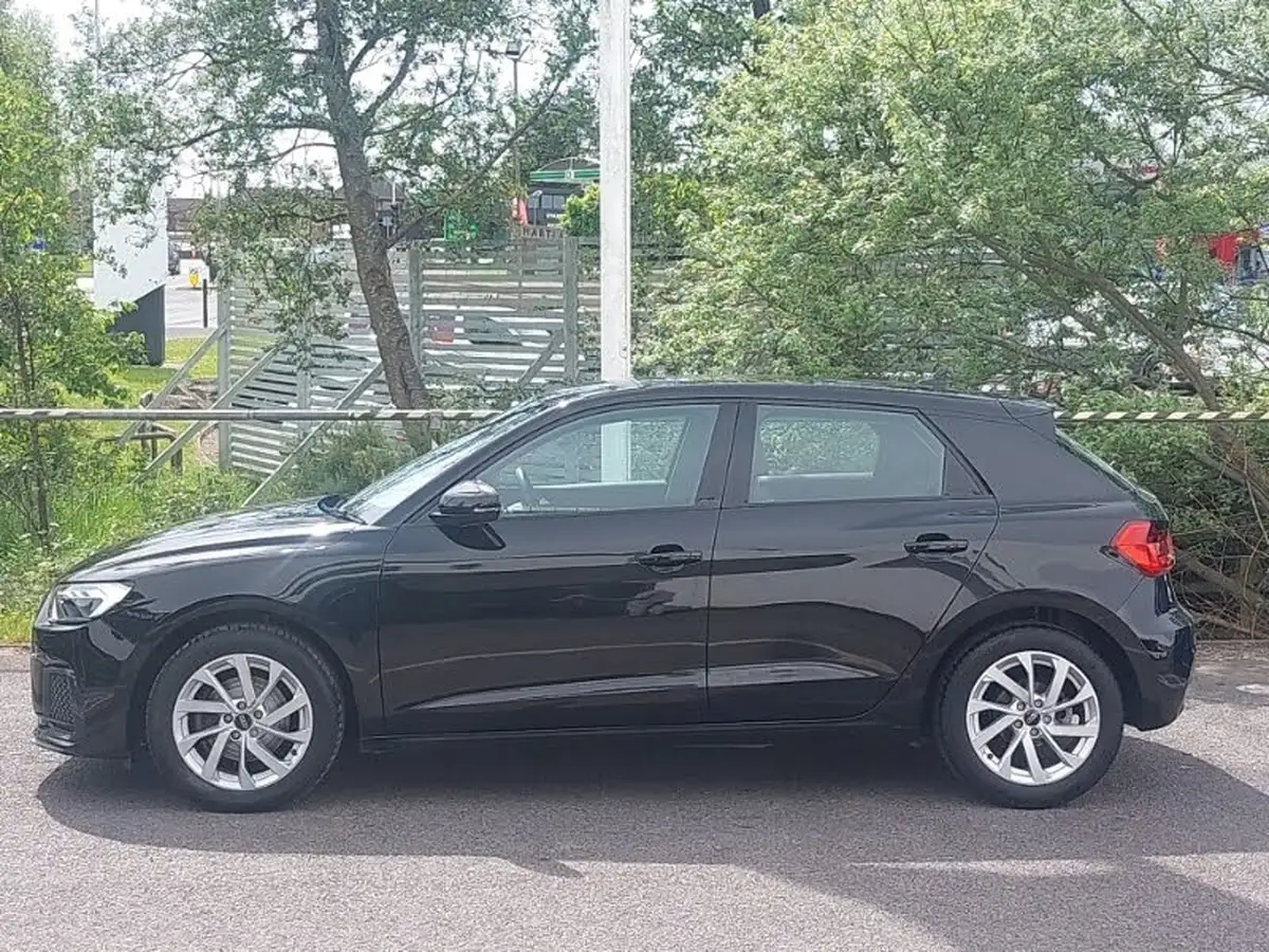2022-audi-a1-10-30-tfsi-sport-big-3