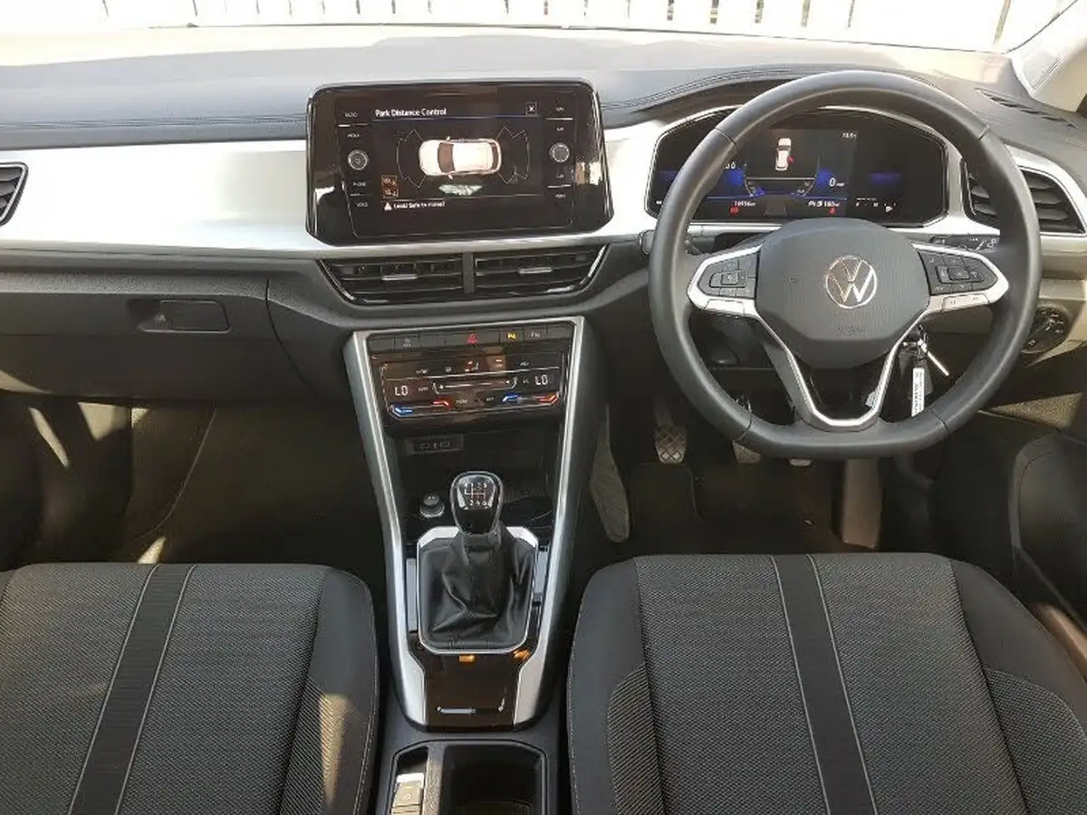 2022-volkswagen-t-roc-10-tsi-life-big-2