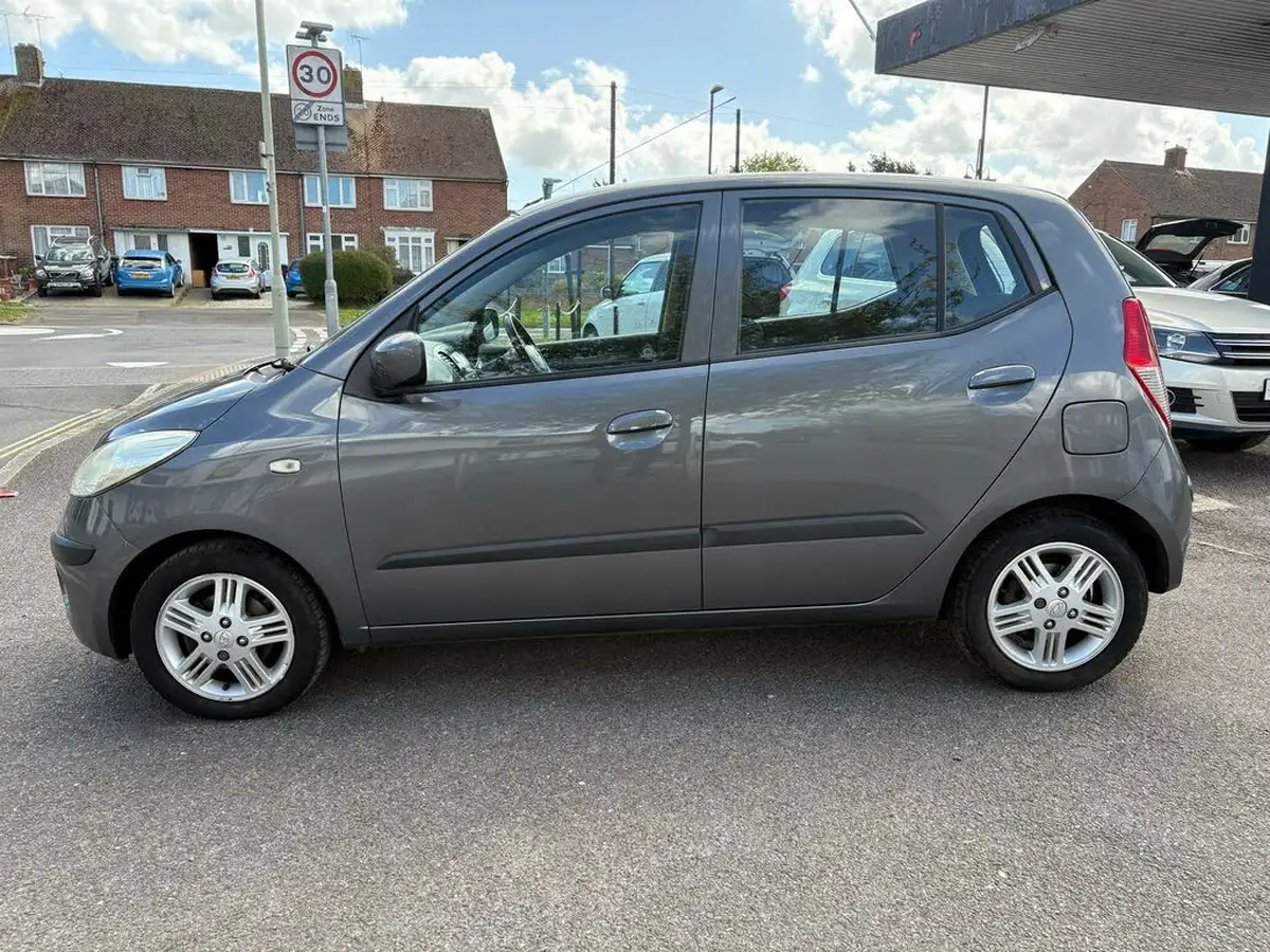 2009-hyundai-i10-12-comfort-76bhp-big-6
